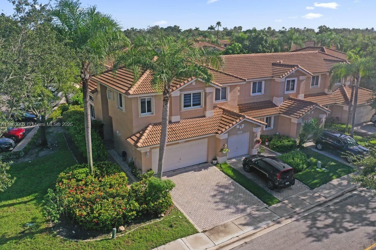 Property Photo: 15899 SW 12th St FL 33027