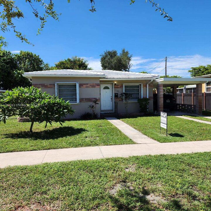 Property Photo: 1120 NE 134th St FL 33161
