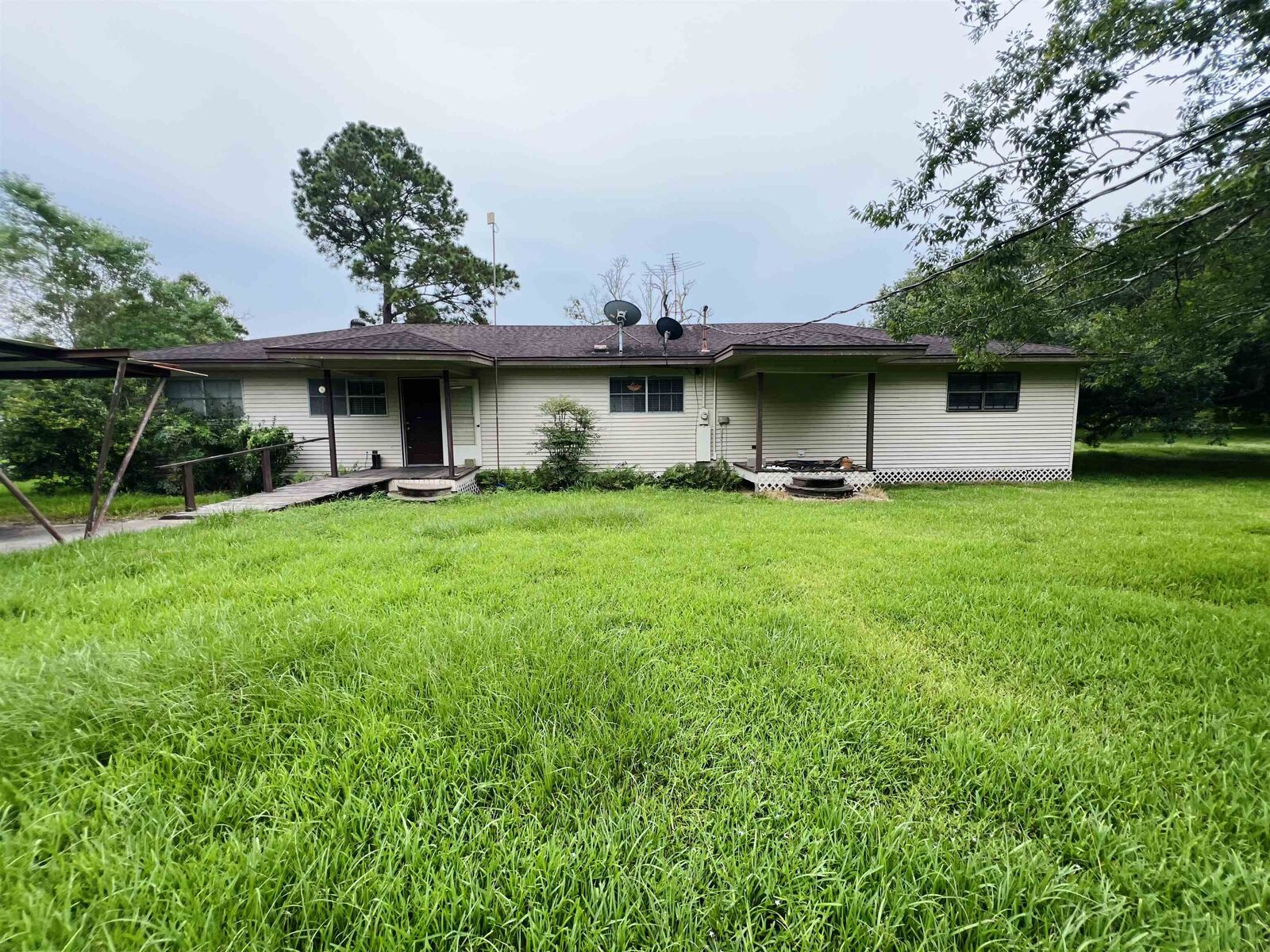 Property Photo:  3553 Glen Dr  TX 77705 
