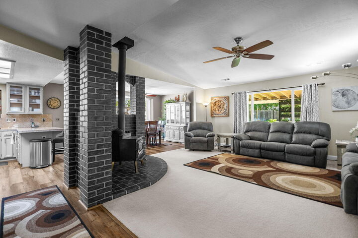 Property Photo:  2075 Oconner Avenue  CA 96001 