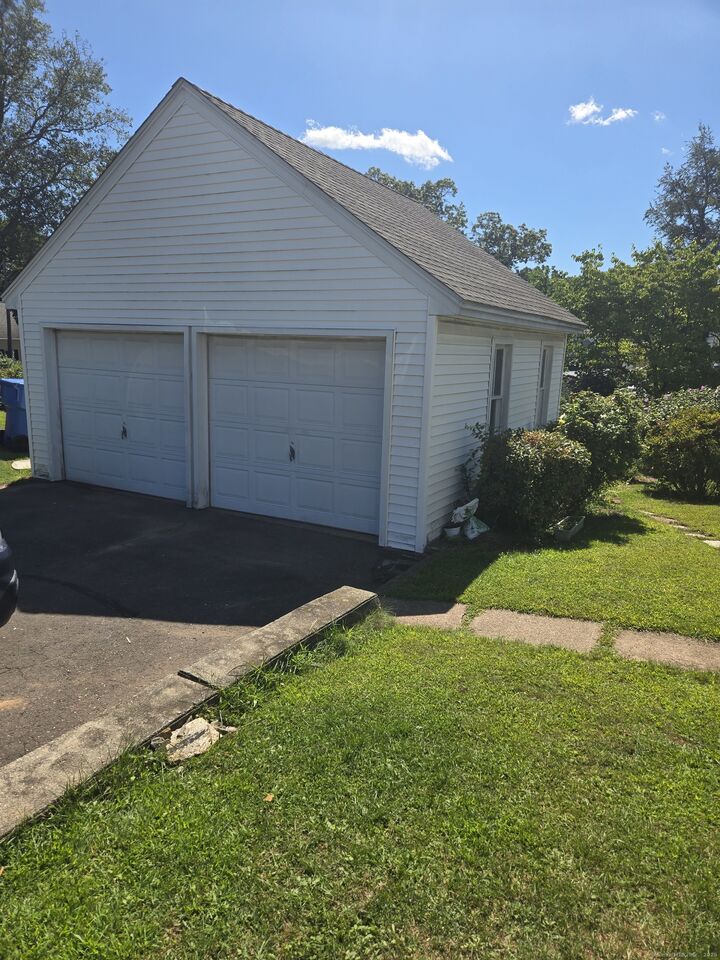 Property Photo: 100 Russell Street CT 06040