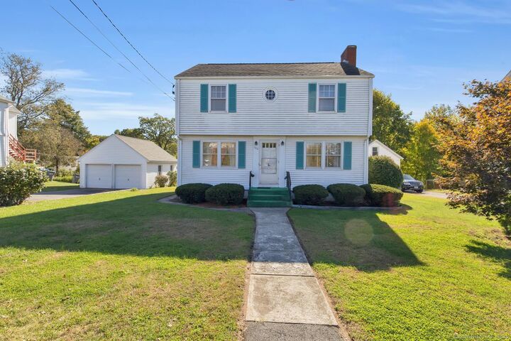 Property Photo:  100 Russell Street  CT 06040 