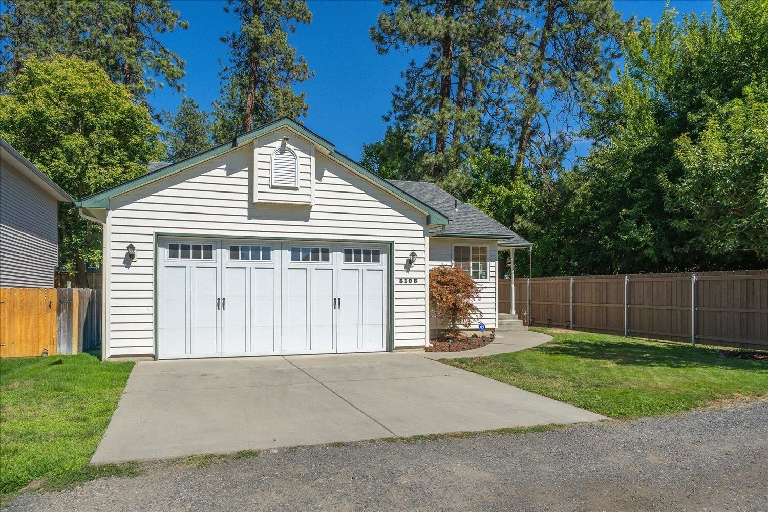 Property Photo:  3108 N Pine Ct  WA 99205 