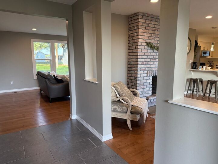 Property Photo: 21 E Burk Rd WA 99005