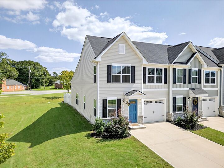 Property Photo: 4432 Duparc Way SC 29307