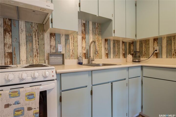 Property Photo: 4219 Degeer Street 8 SK S7H 4N6