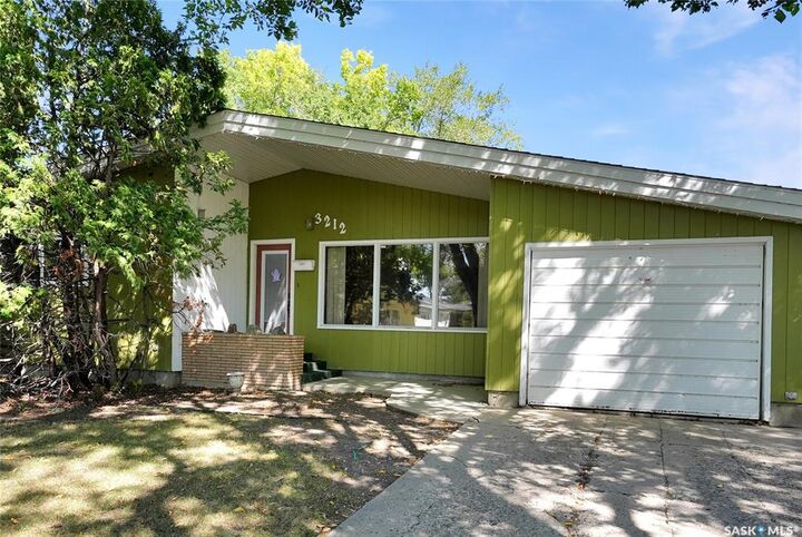 3212 L'Arche Crescent  Regina SK S4S 5V8 photo