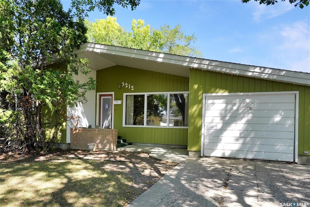 Property Photo:  3212 L'Arche Crescent  SK S4S 5V8 