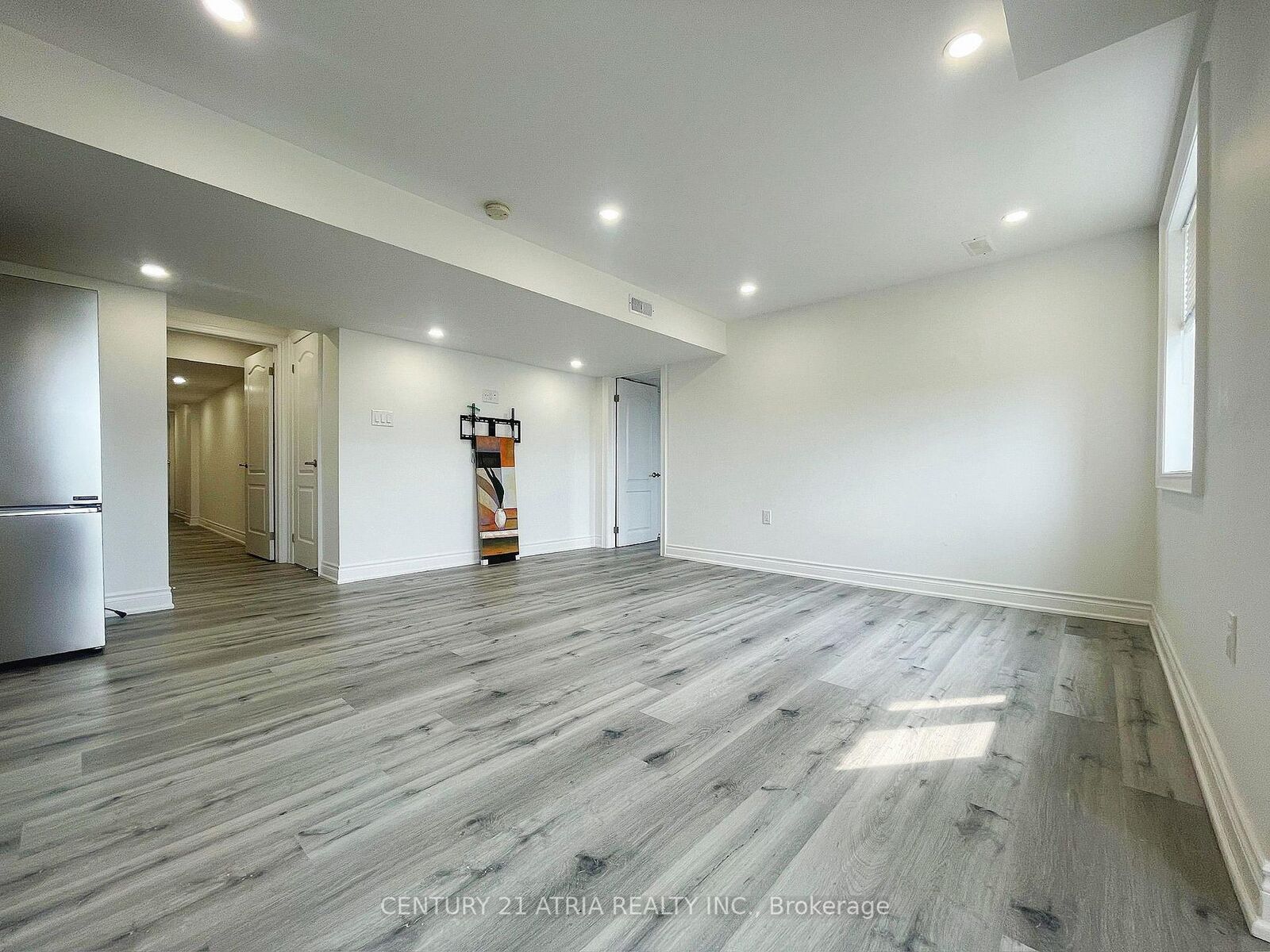 Property Photo: 37 Ben Sinclair Avenue Basement ON L9N 0S3