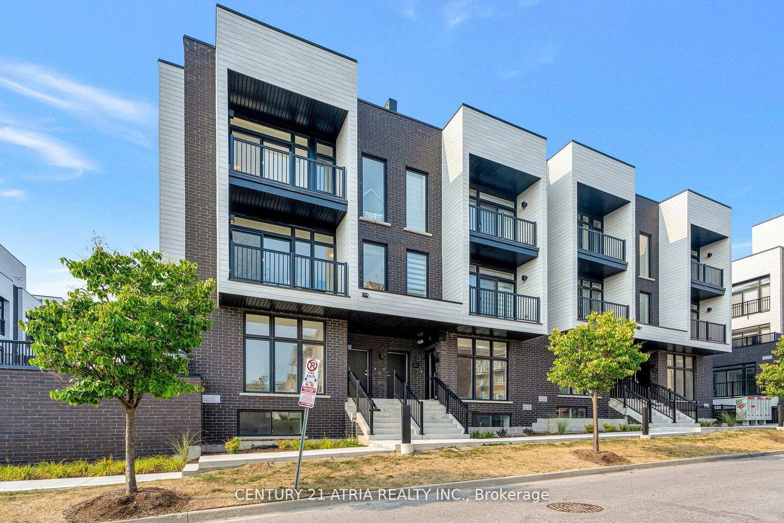 Property Photo:  184 Angus Drive 2  ON L1S 0G5 