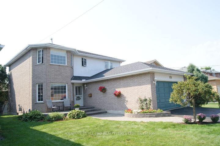 Property Photo: 976 Glenhare Street ON K9A 5G4