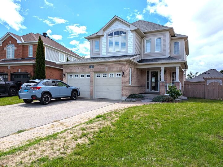 Property Photo:  18 Tudor Crescent  ON L4M 0A8 