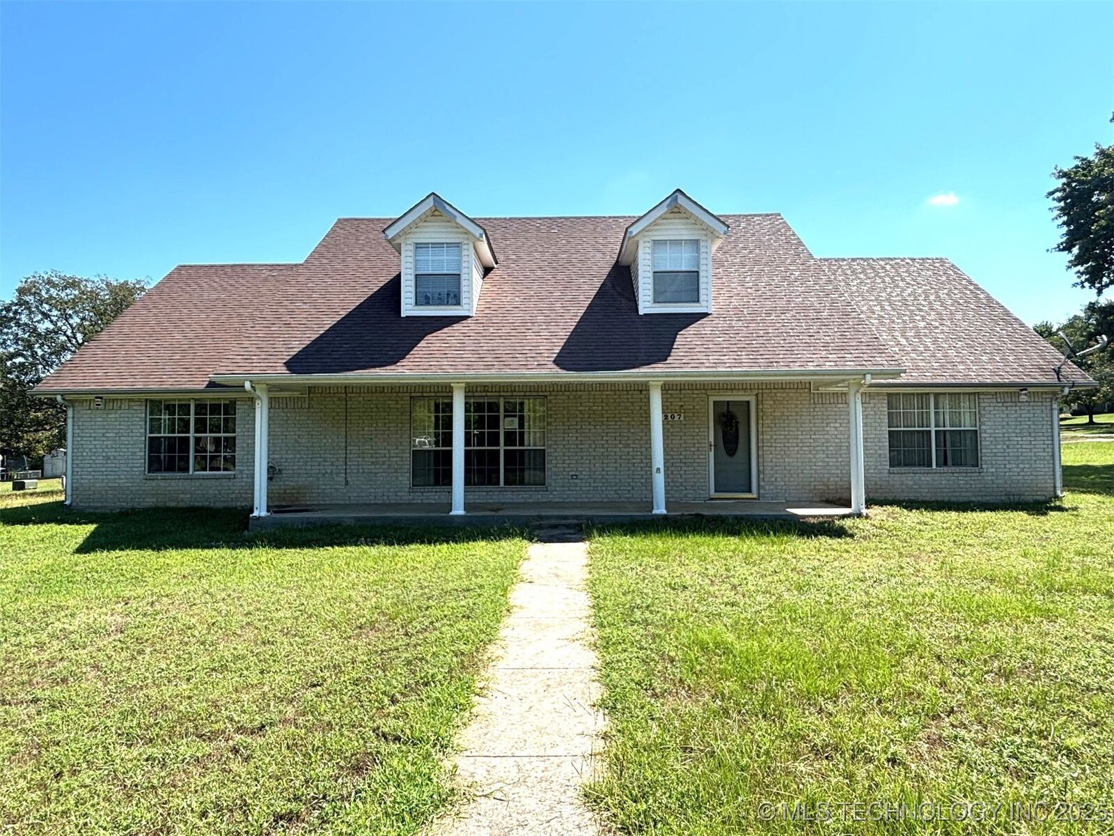 Property Photo:  1207 Maple Lane  OK 74462 