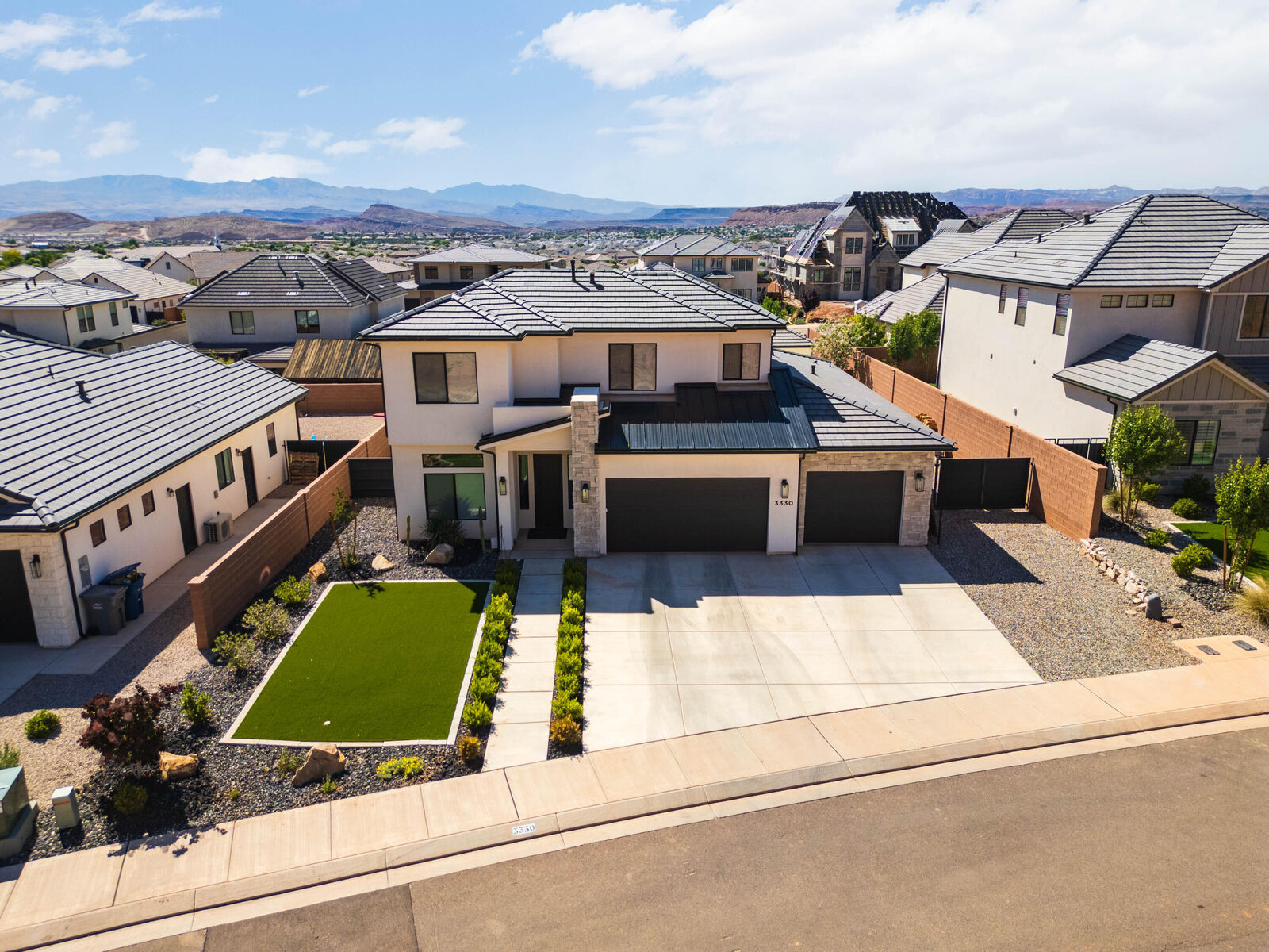 Property Photo: 3330 S Walnut Canyon Dr UT 84770