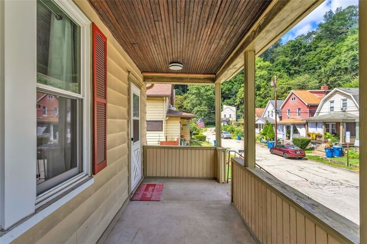 Property Photo: 107 Ivy Street PA 15145