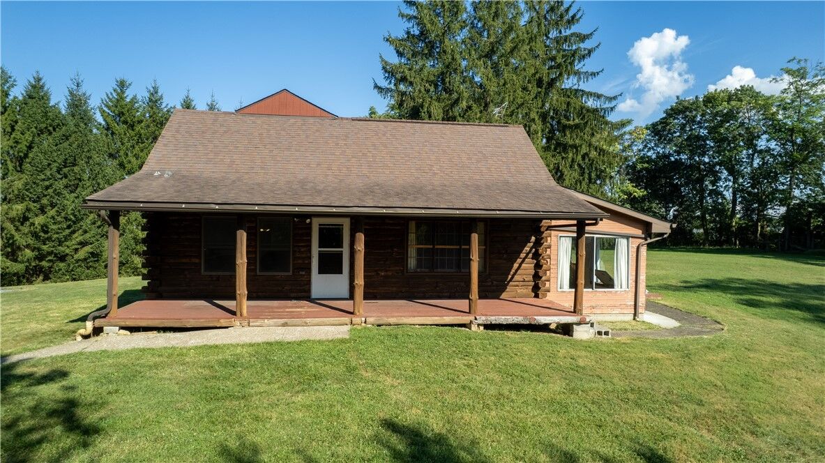Property Photo: 450 Bower Hill Rd PA 15367
