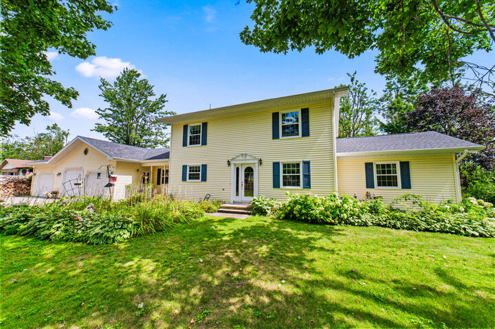 906 Woodcrest Drive  Gaylord MI 49735 photo