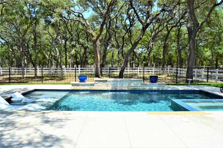 Property Photo:  417 Haney Trace  TX 78657 