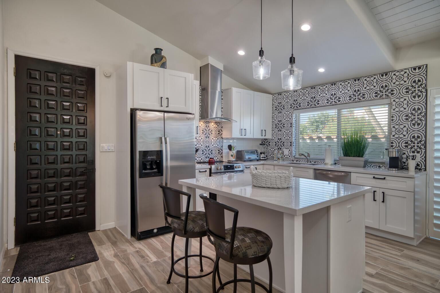 Property Photo:  5519 N 71st Place  AZ 85253