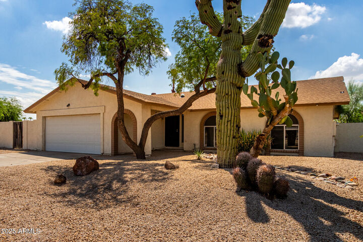 Property Photo: 4001 W Libby Street AZ 85308