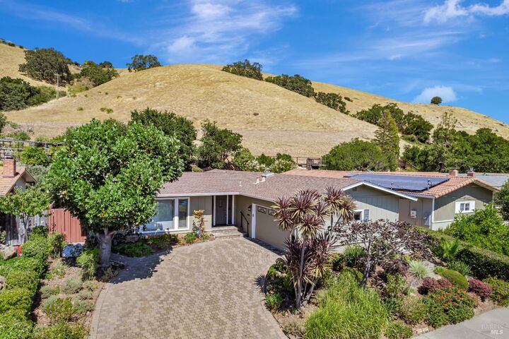 Property Photo: 936 Patricia Way CA 94903