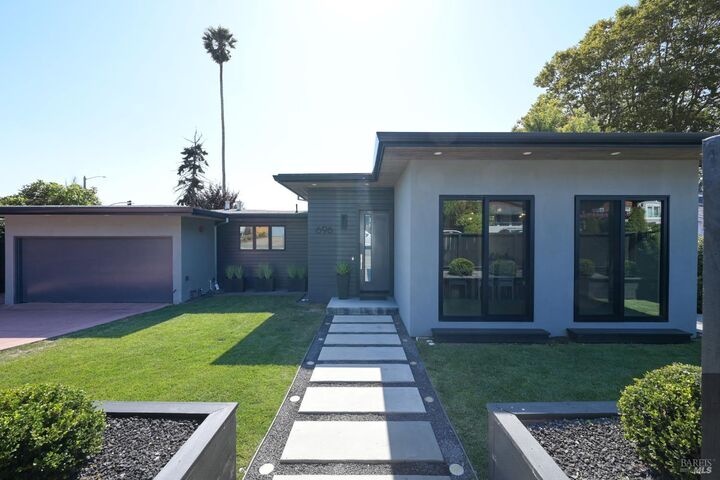 Property Photo: 696 Hawthorne Drive CA 94920