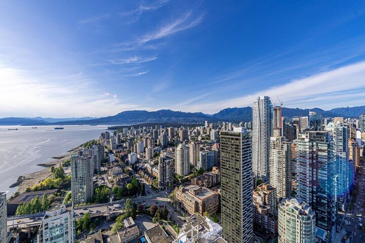 Property Photo: 1480 Howe Street 5601 BC V6Z 0G5