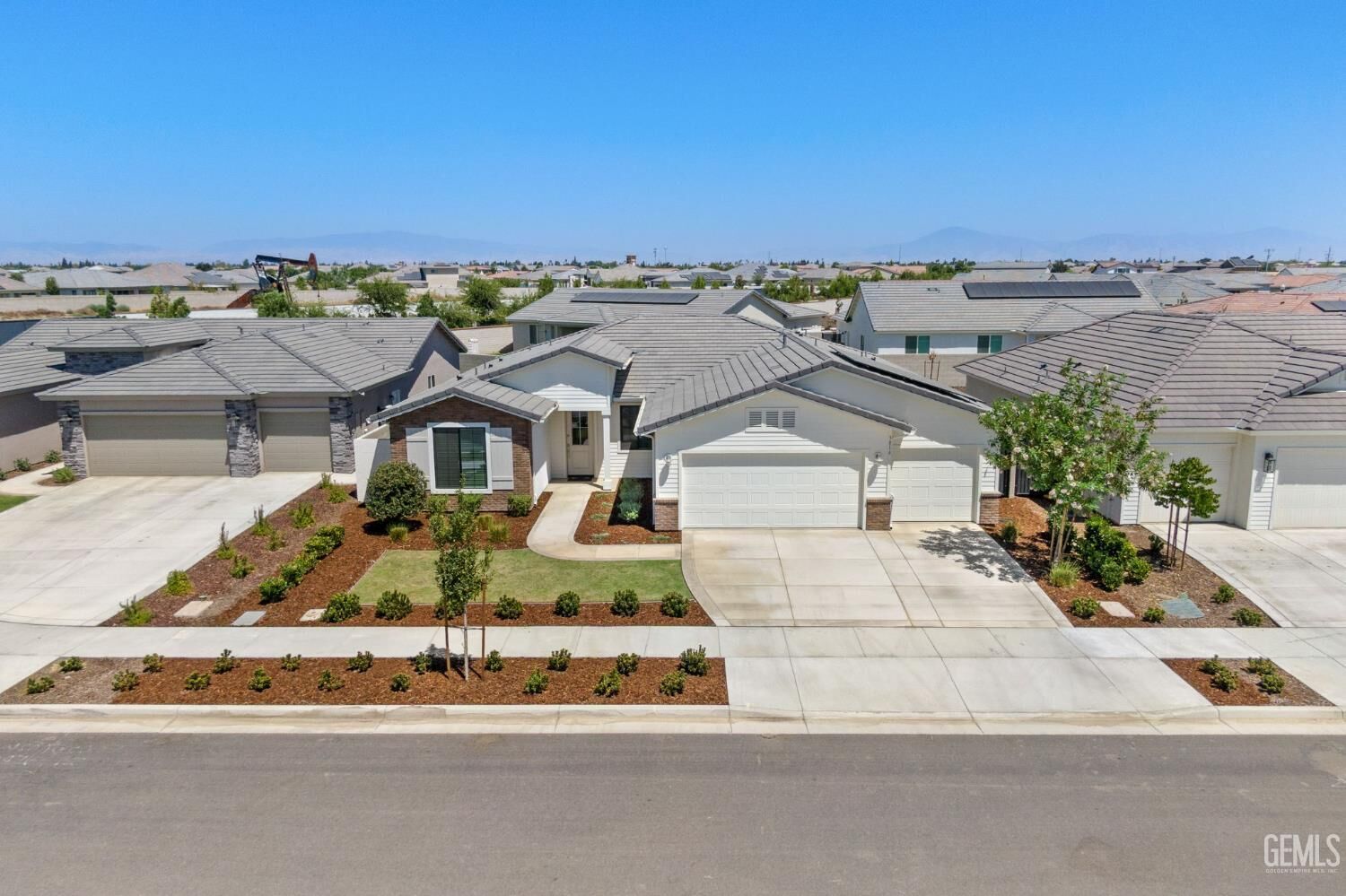 Property Photo: 3816 Ames Lane CA 93311