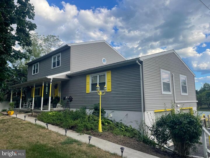 Property Photo:  124 Clover Lane  PA 17015 