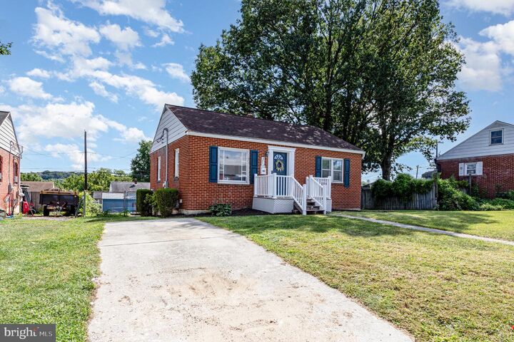 Property Photo: 6311 Huntingdon Street PA 17111