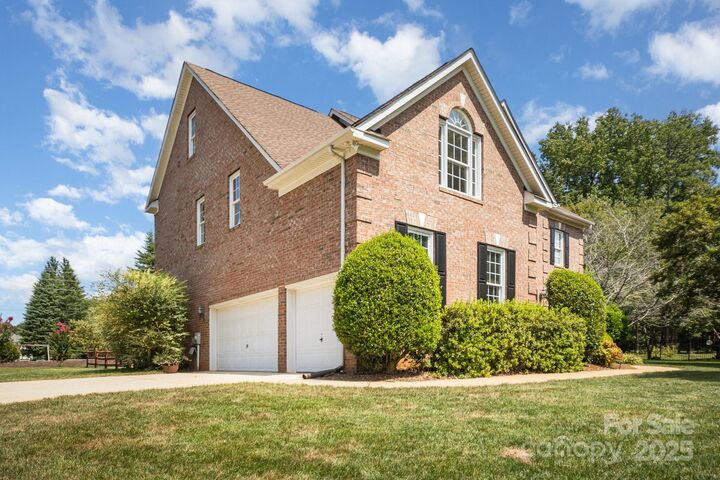 Property Photo:  8603 Dillingham Court  NC 28173 