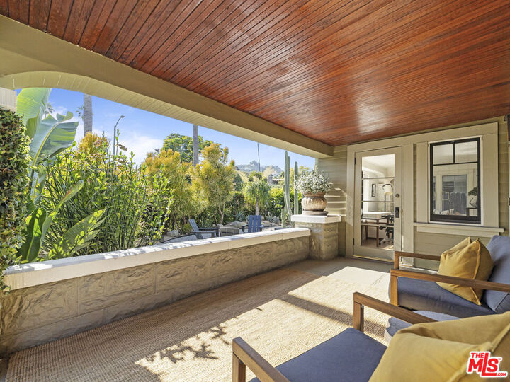 Property Photo: 1528 N Curson Ave CA 90046
