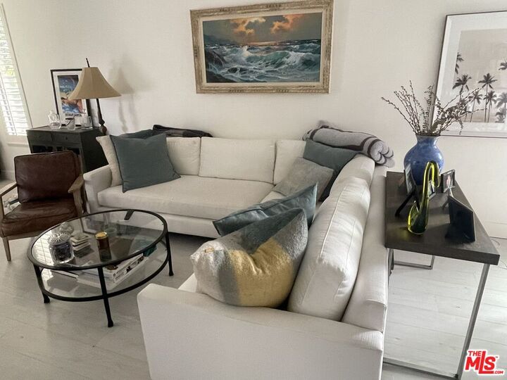 Property Photo:  2950 Neilson Way  CA 90405 