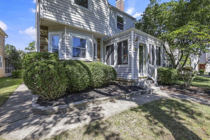 Property Photo:  905 Vernon Road  OH 43209 