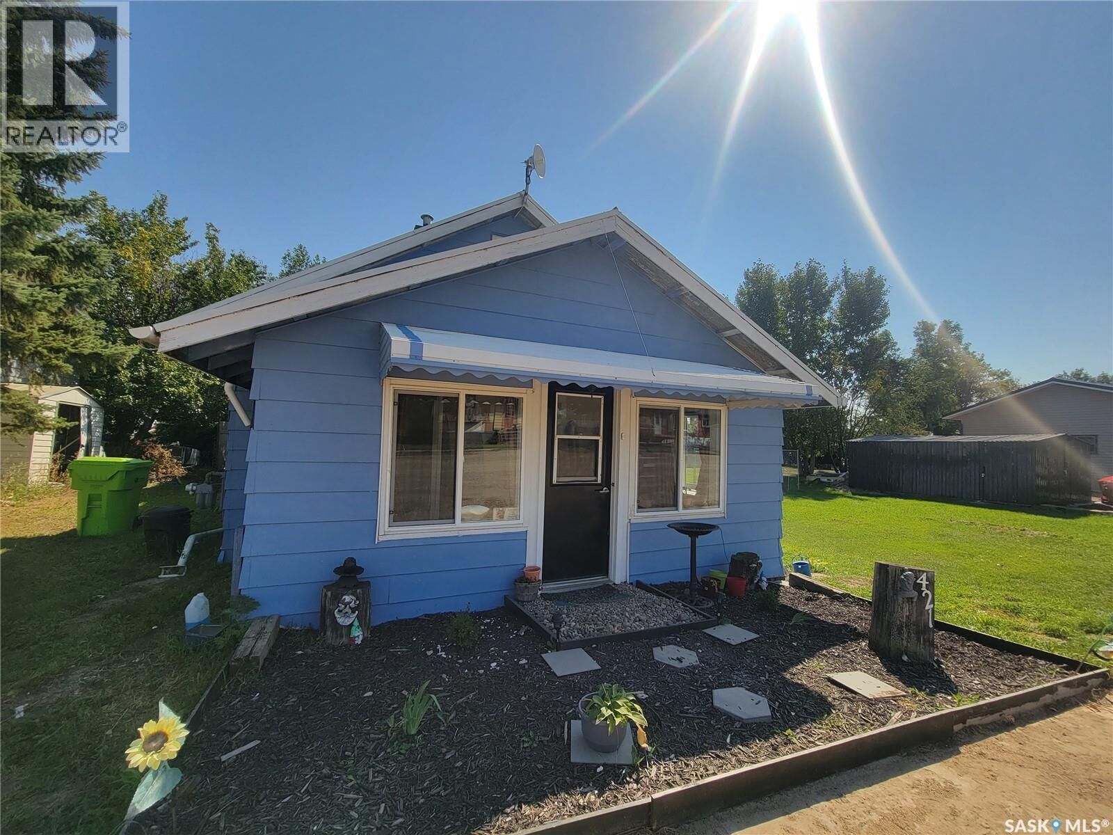 Property Photo:  421 4th Street  SK S0L 2S0 