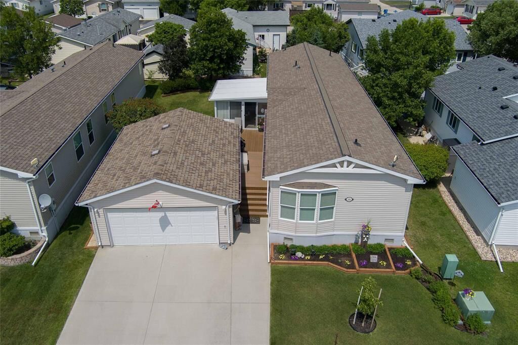 Property Photo: 18 Country Club Drive MB R0G 2J0