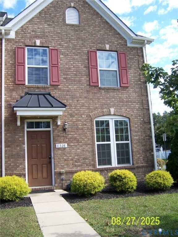 Property Photo: 11328 Sadler Walk Lane VA 23060