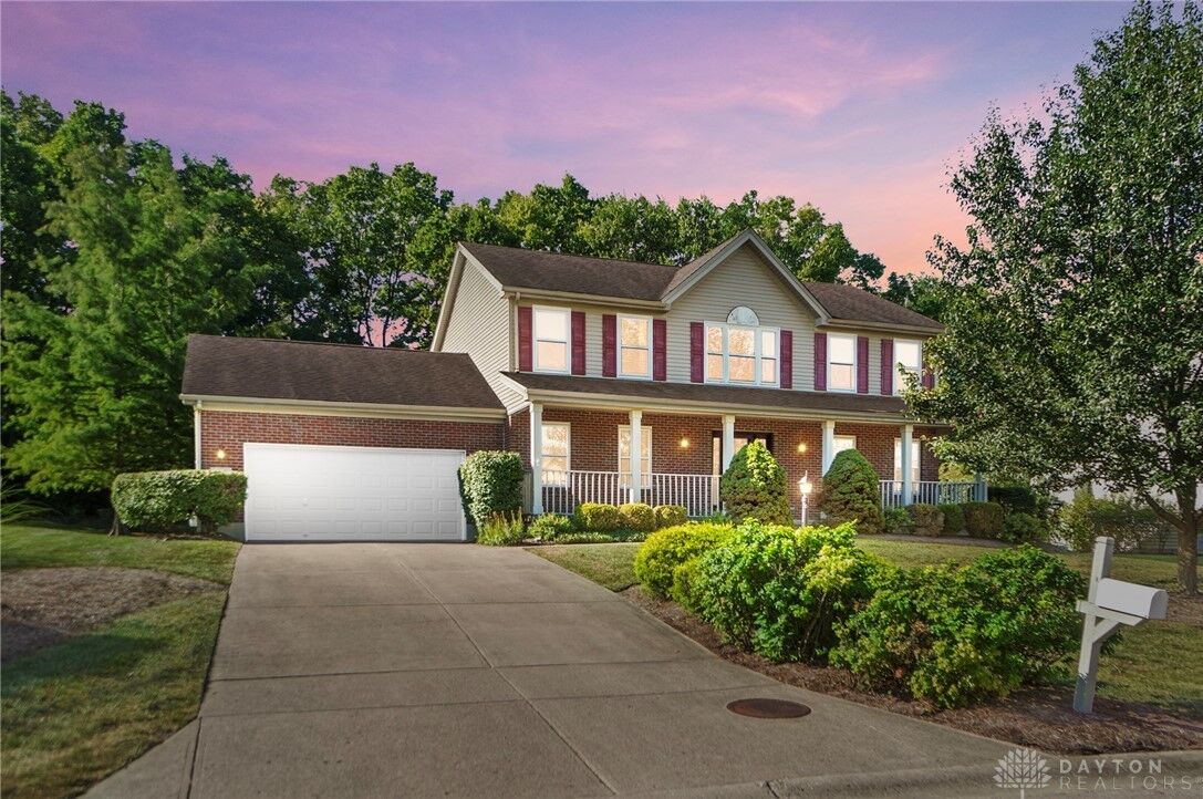 Property Photo: 352 Sentinel Oak Drive OH 45458