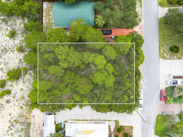 Property Photo: 21522 Marlin Avenue FL 32413