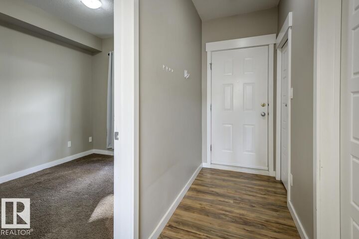 Property Photo: 10518 113 Street NW 515 AB T5H 3H5