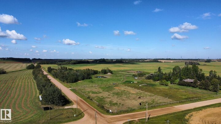 Property Photo:  55202 RR 230  AB T8L 2N9 