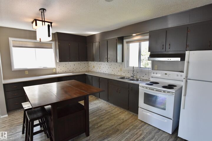 Photo de la propriété: 4930 44 Avenue AB T0A 3A4