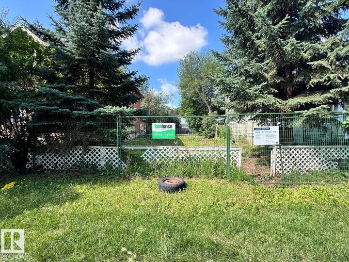 10856 93 Street NW  Edmonton AB T5Y 1T9 photo