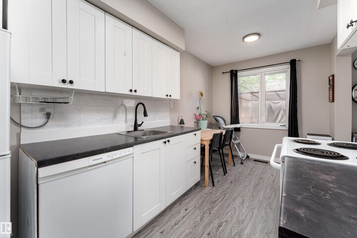 Property Photo: 14230 80 Street NW 12 AB T5C 1L6