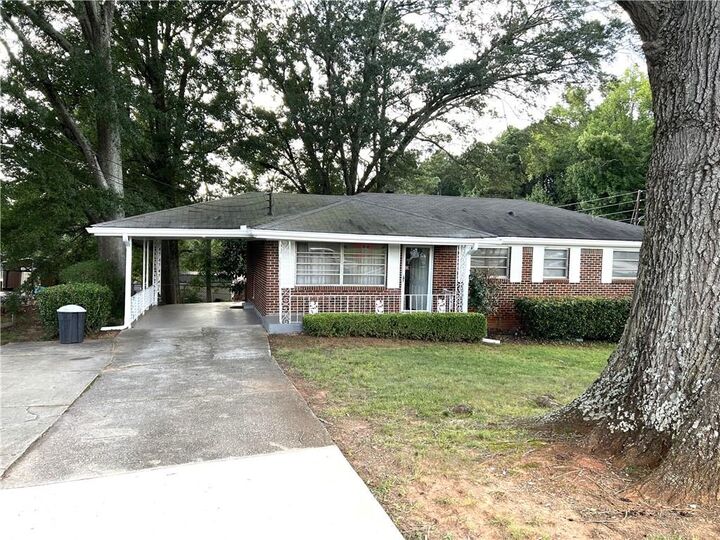 Property Photo: 2167 Wallingford Drive GA 30032