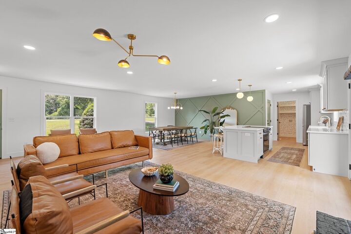 Property Photo: 3420 E Croft Circle SC 29302