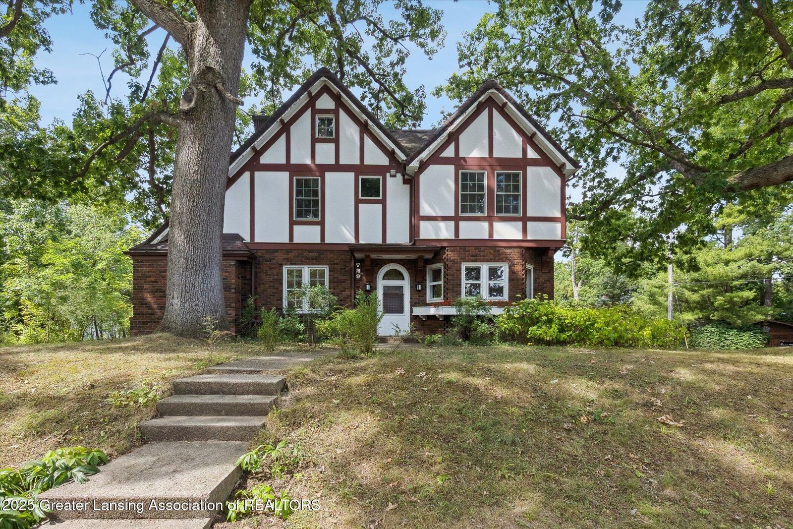 Property Photo: 729 Sunset Lane MI 48823