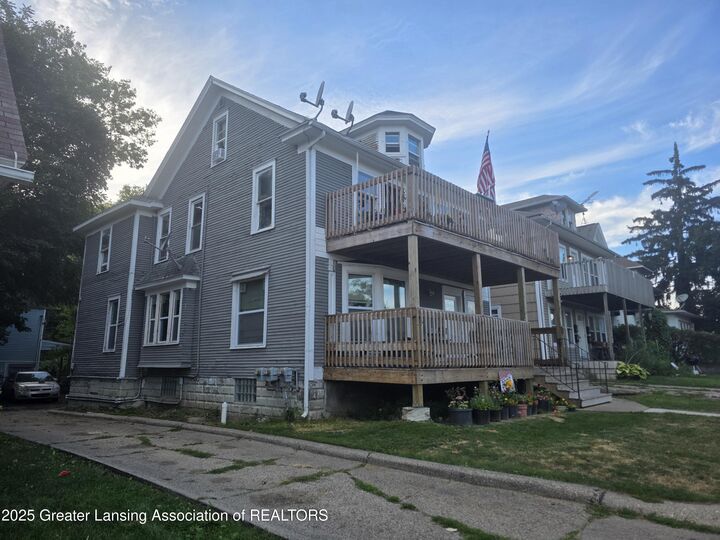 1722 S Washington Avenue  Lansing MI 48910 photo
