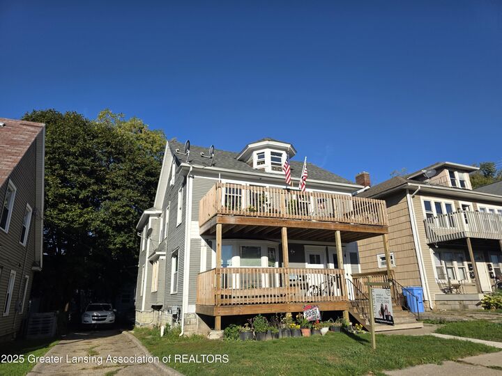 1722 S Washington Avenue  Lansing MI 48910 photo