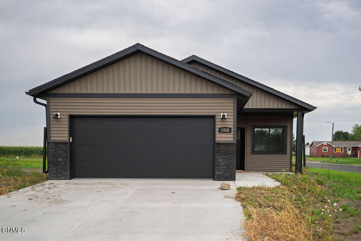 1400 10th Street SW  Jamestown ND 58401 photo